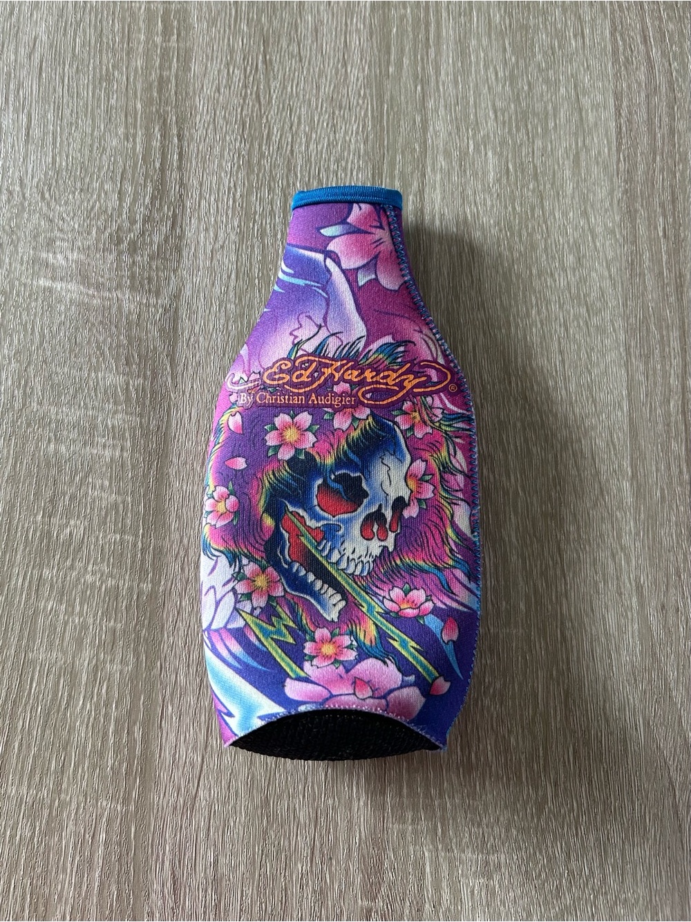 PREOWNED … ED HARDY “Skull & Cherry Blossom” Bottle Koozie